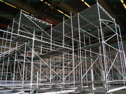 門(mén)式腳手架定制，看著像個(gè)大門(mén)，用途躲著呢